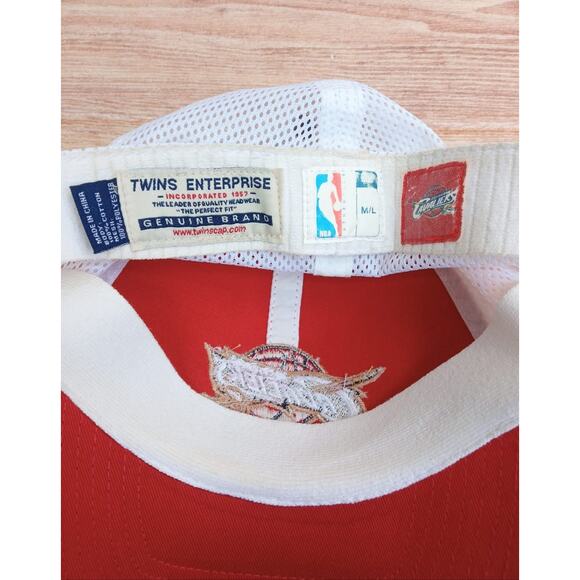 Twins Enterprise Adult Cap Hat Cleveland Cavaliers Red Vintage NBA Size M - Picture 7 of 8